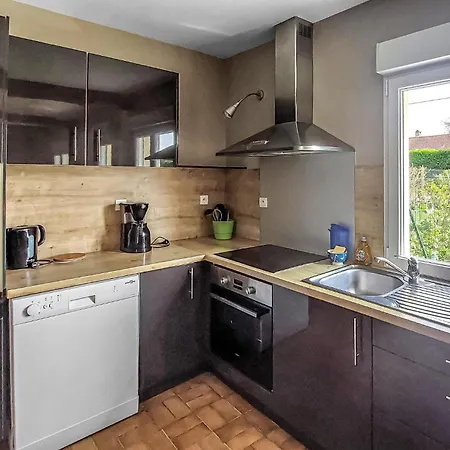 Holiday home 2 Bedroom Cozy Home In Saigneville *