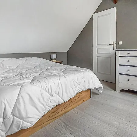 2 Bedroom Cozy Home In Saigneville