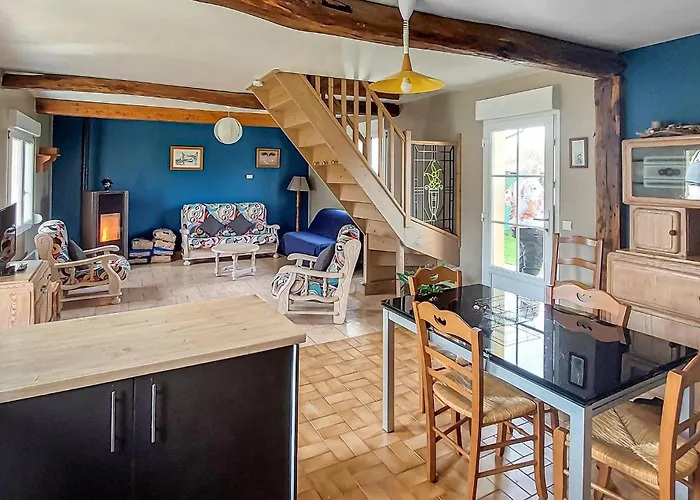 Holiday home Lovely In With Wifi