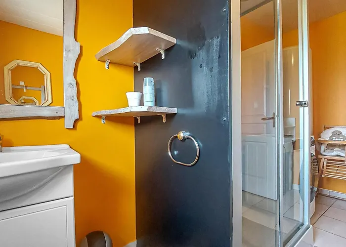 Lovely In With Wifi Holiday home